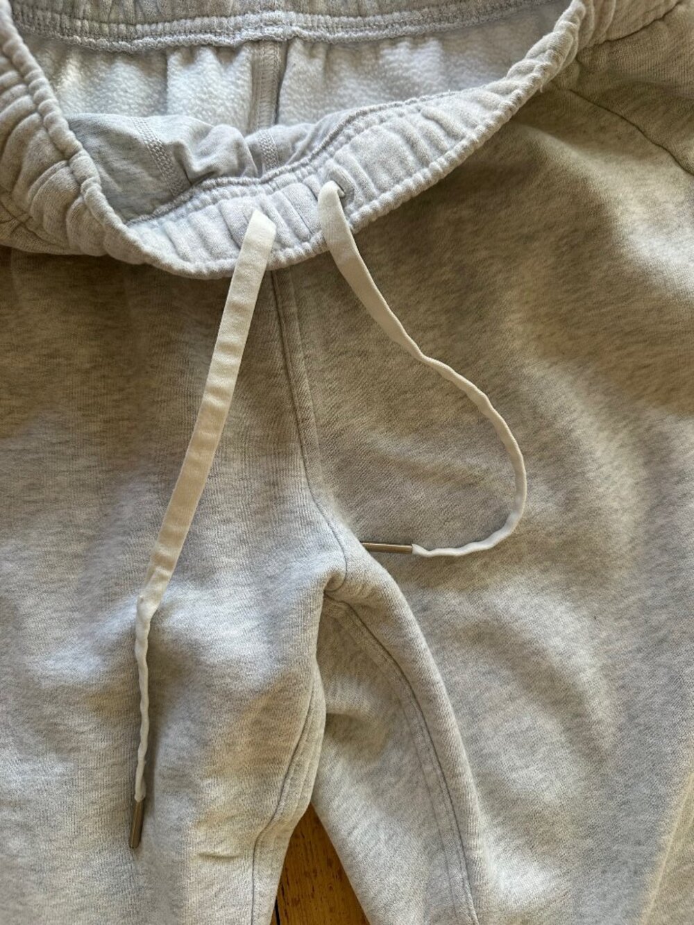 Lululemon Scuba Mid-Rise Oversized Jogger *Short length Heathered Grey Size S - Picture 4 of 6